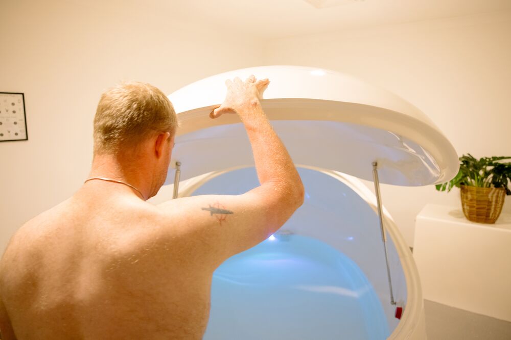 Float therapy pod